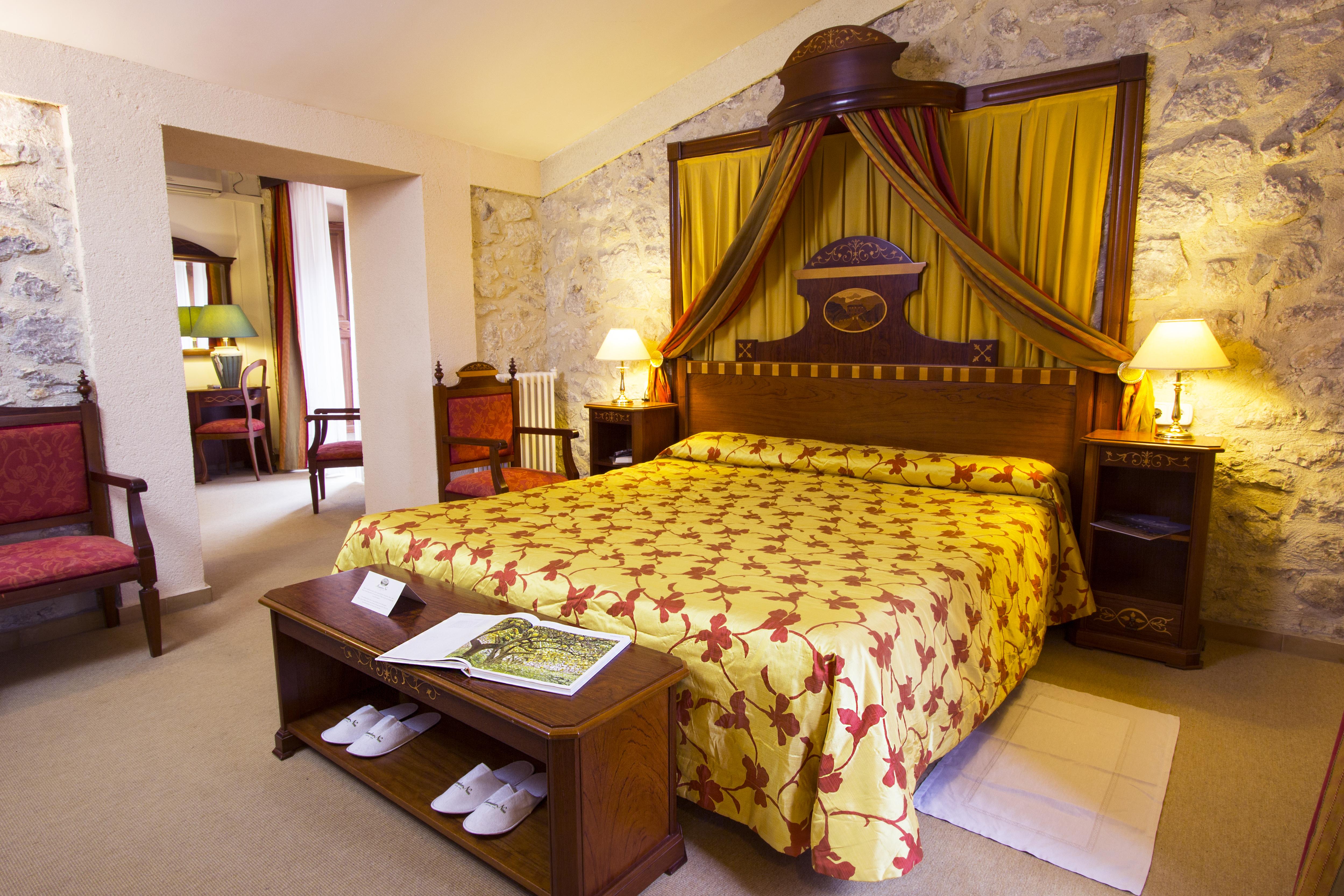 Monnaber Nou & Hotel