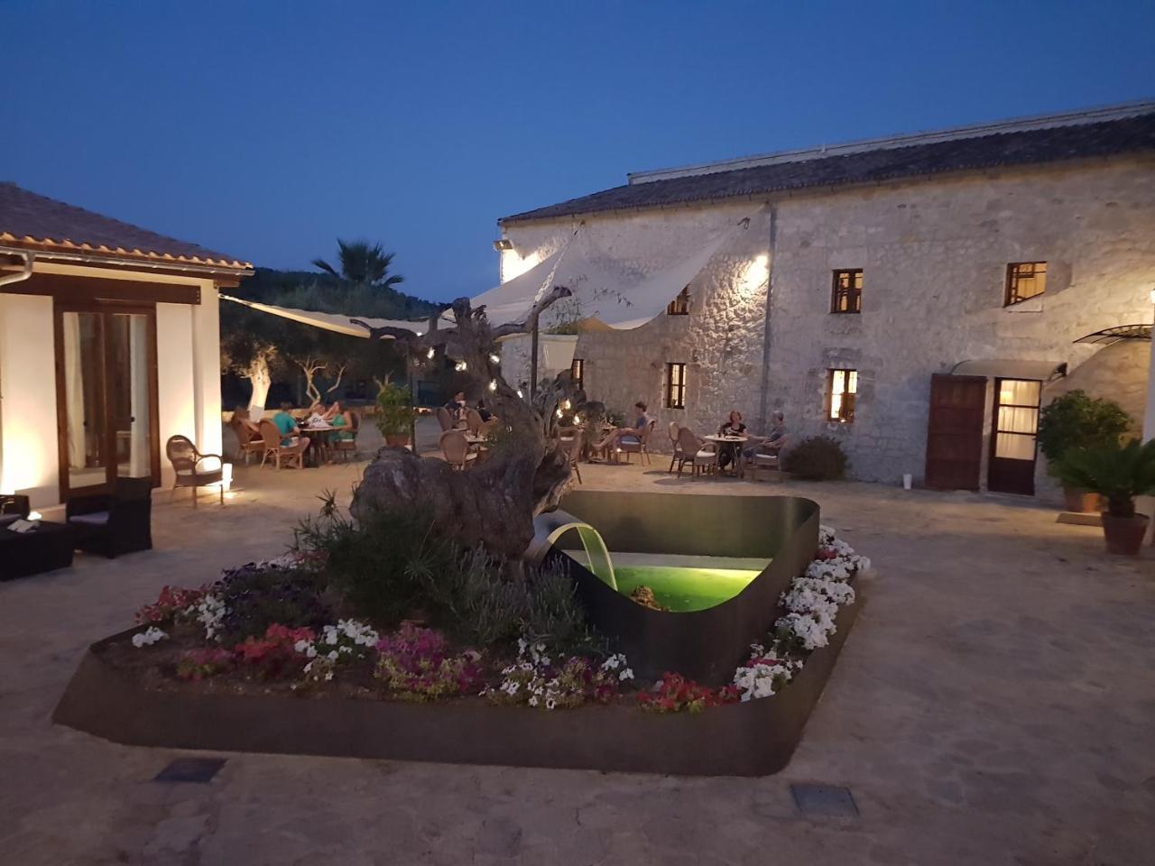 Monnaber Nou & Campanet