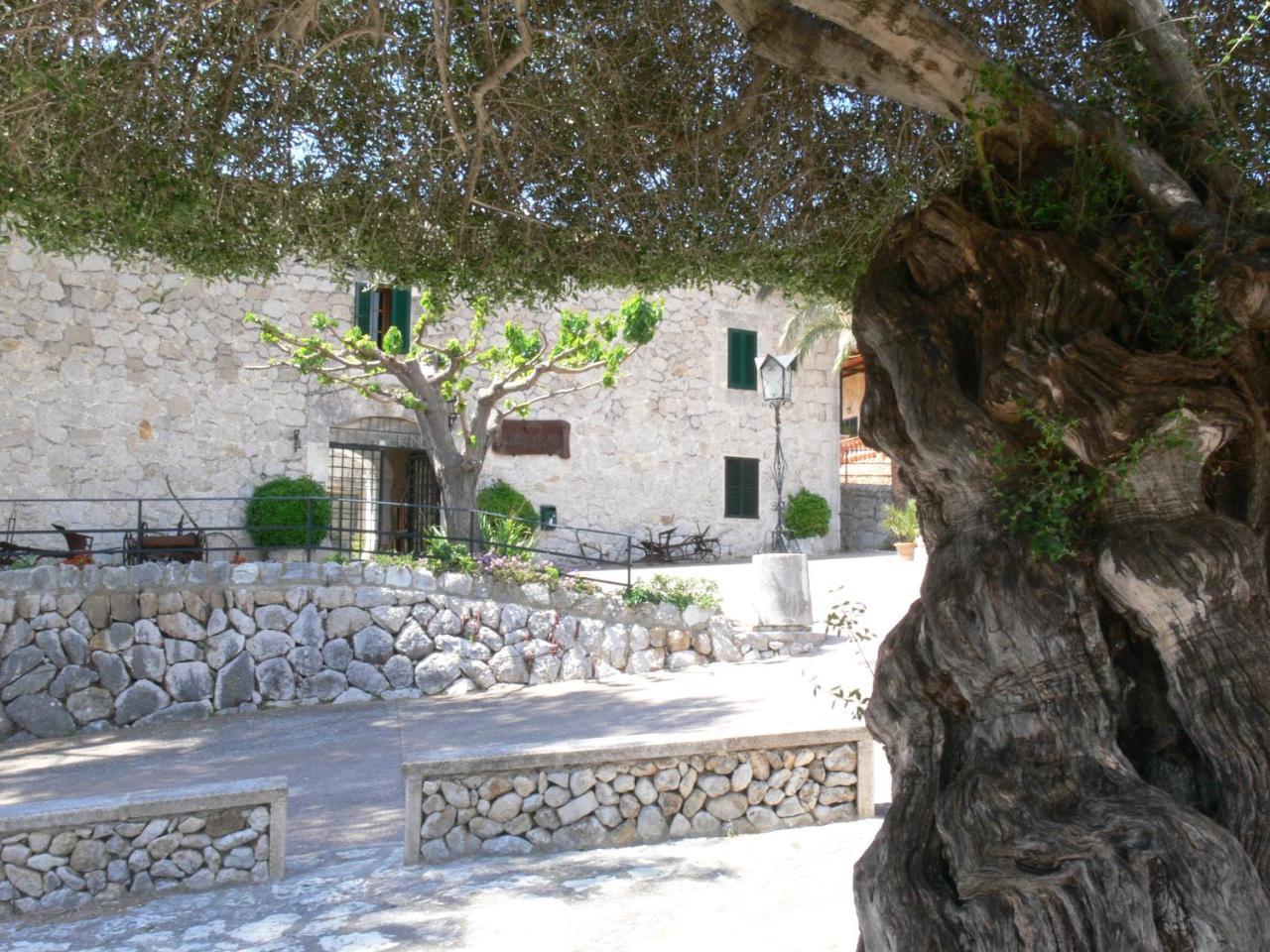 Monnaber Nou & Hotel Campanet
