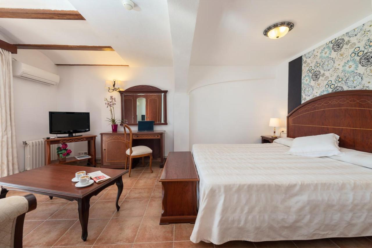 Monnaber Nou & Hotell Campanet