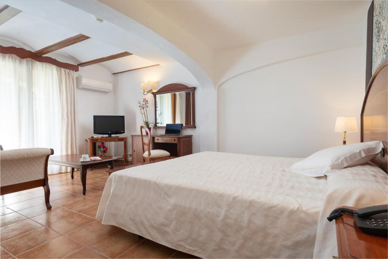 Hotell Monnaber Nou & 4*
